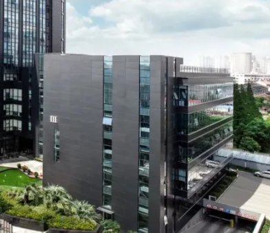 幕墙装饰施工技术难点分析及上海陆豪建筑装饰工程有限公司解决方案